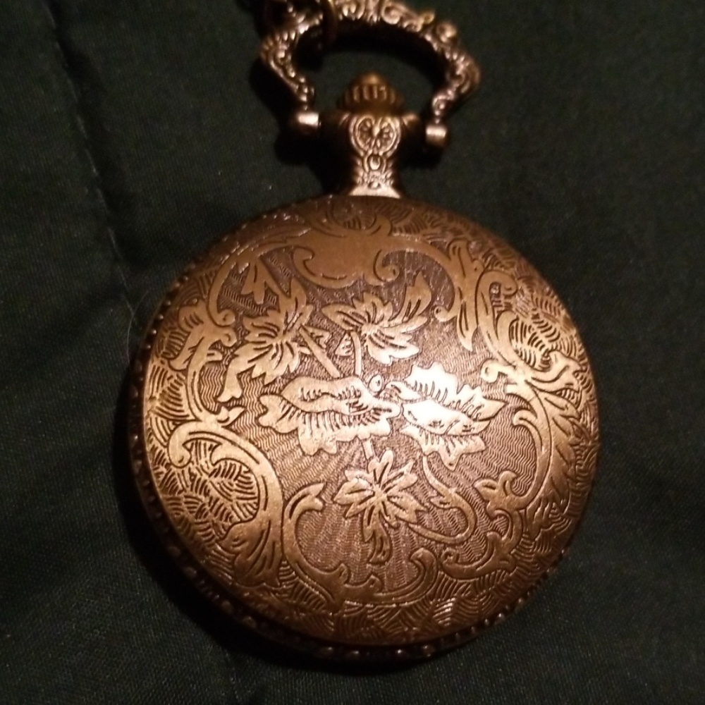 LAST 1🆕️Spiderman Antique bronze chain watch - Picture 5 of 5